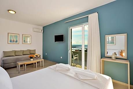 Deluxe Double Room with Sea View