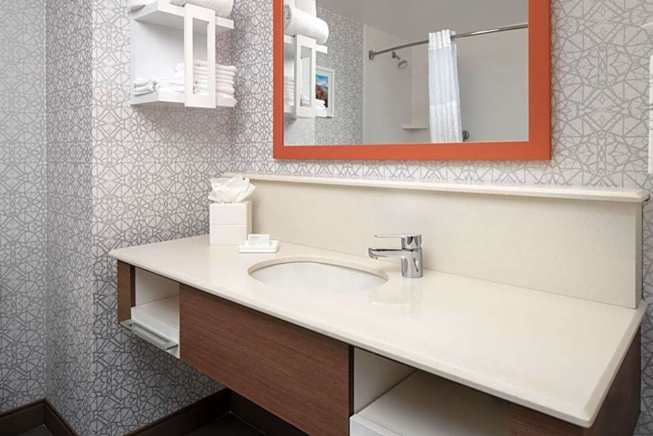 Hampton Inn By Hilton & Suites Yonkers - Westchester, NY