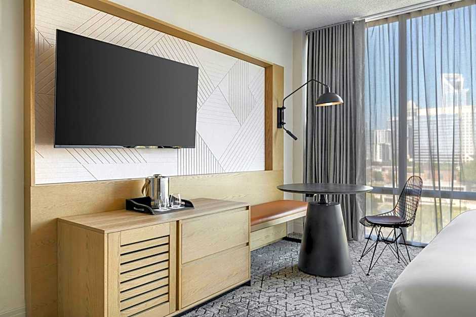 Sheraton Charlotte Hotel