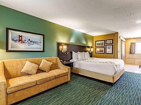 1 King Bed, Deluxe Room, Non-Smoking