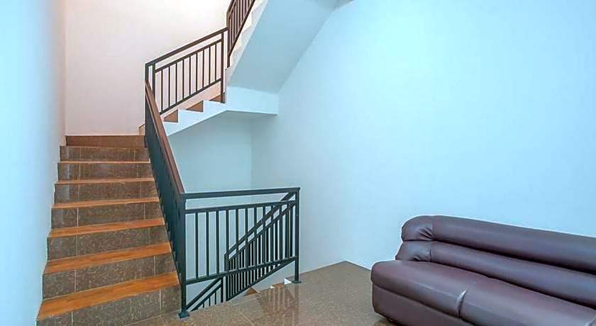 RedDoorz @ Kertajaya Surabaya