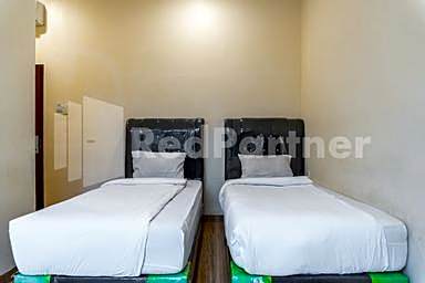 Adam Malik Guesthouse near Regale ICC Medan Mitra RedDoorz