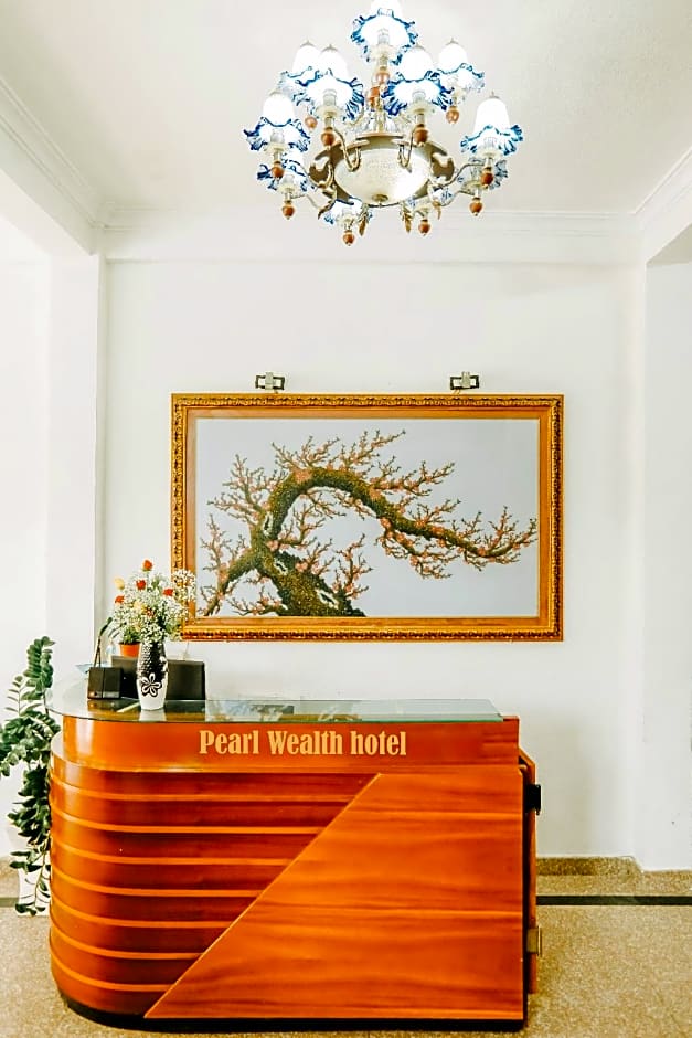 Pearl Wealth Dalat Hotel