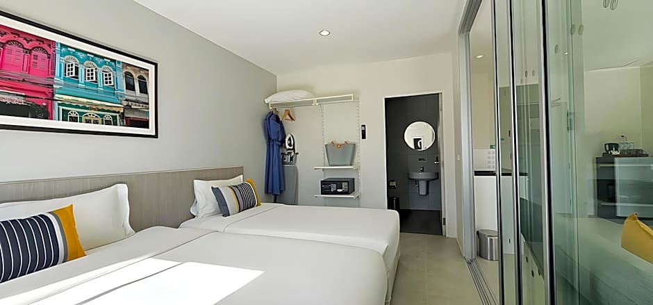 Recenta Suite Phuket Suanluang