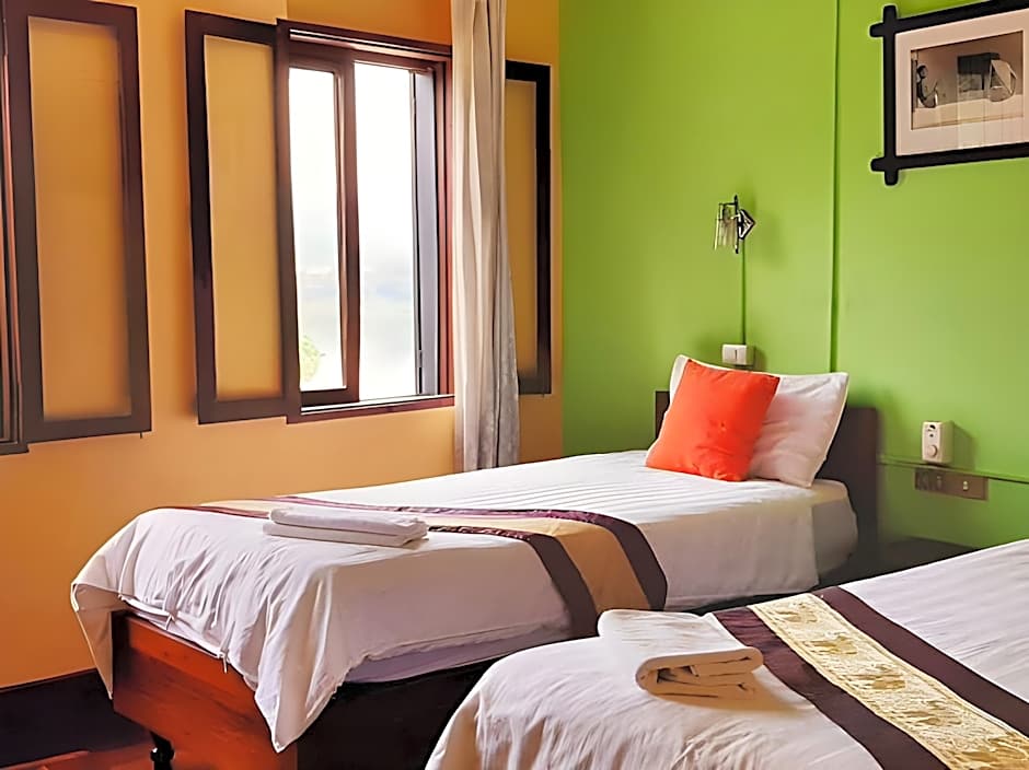 Saynamkhan River View