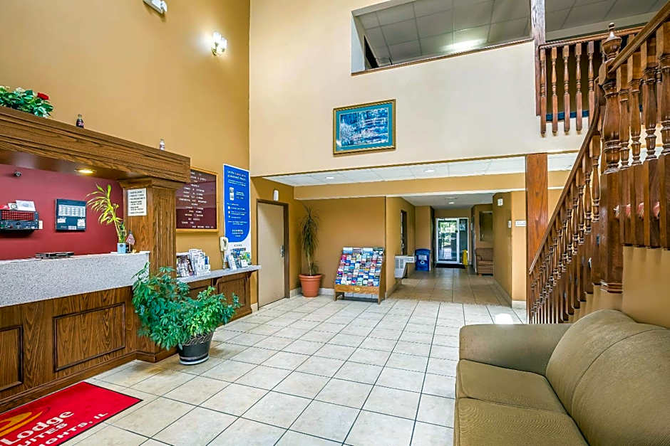 Econo Lodge Inn And Suites