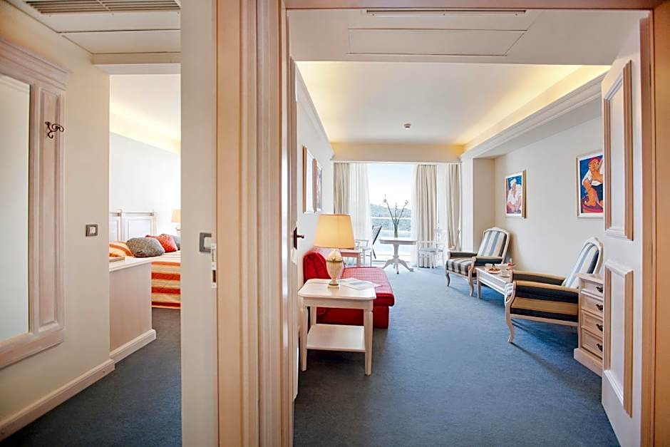 Photo 1 of 1 of Sea View Suite with Balcony
