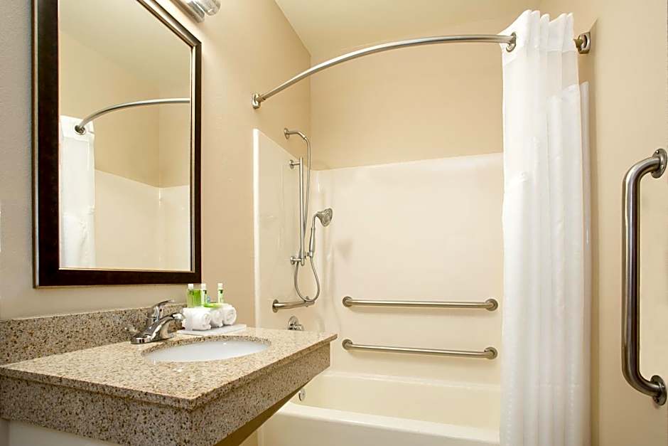 Holiday Inn Express & Suites - Muncie By IHG