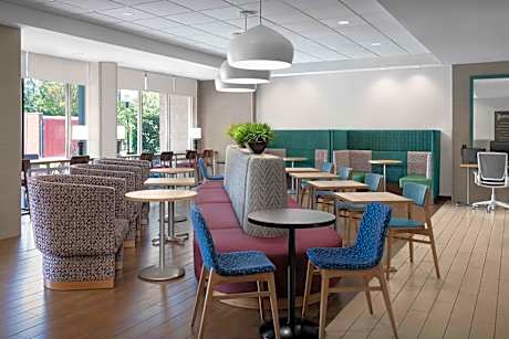 Home2 Suites by Hilton Greensboro Airport, NC