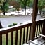 The Evening Shade River Lodge and Cabins