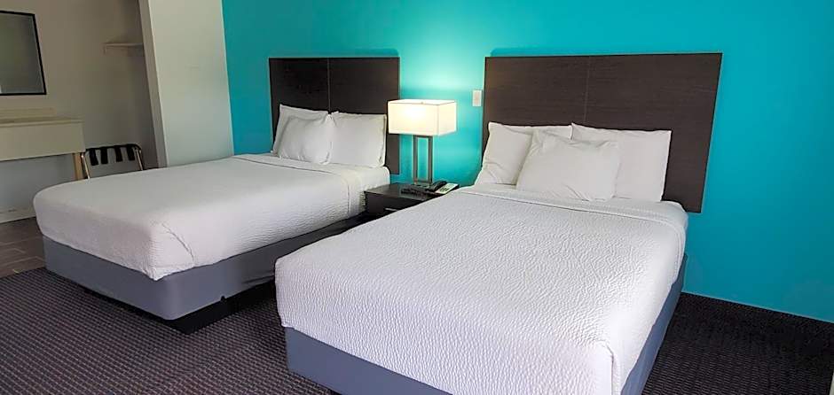 Travelodge by Wyndham Livonia/Canton/Novi Detroit Area