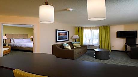 One-Bedroom Queen Suite -Non-Smoking