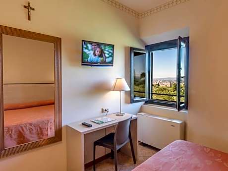 Economy Triple Room