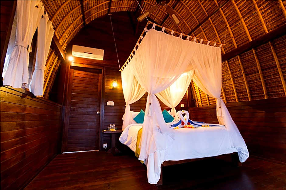 Sunset Coin Lembongan