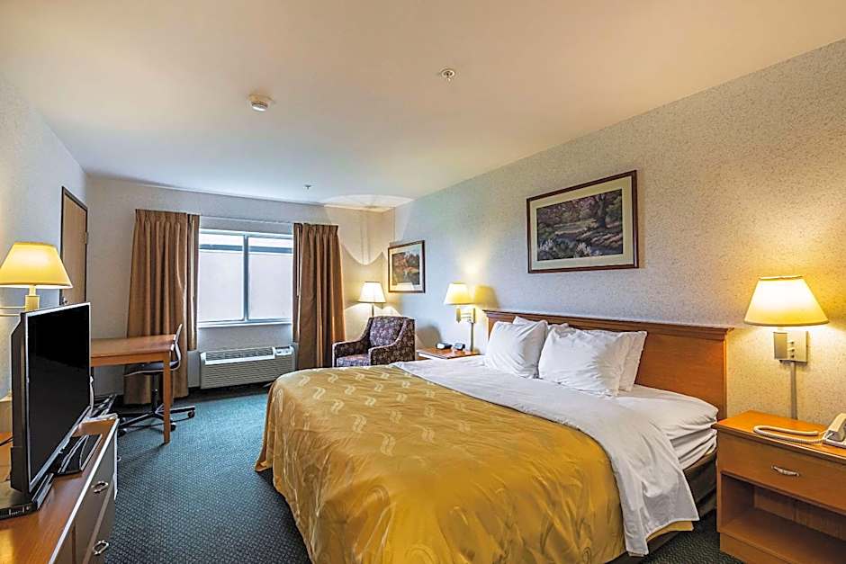 Quality Inn & Suites Belmont - Platteville