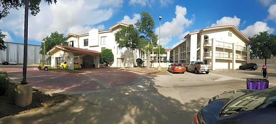 Red Roof Inn & Suites Houston - Hobby Airport