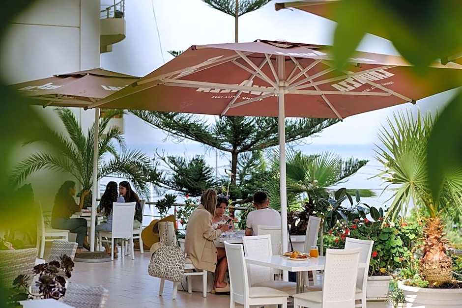 Hotel Oasis