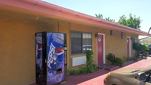 Deluxe Motel, Los Angeles Area
