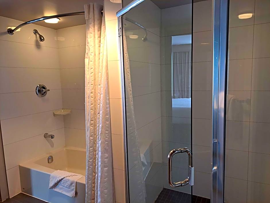 Best Western Plus Vancouver Airport Hotel