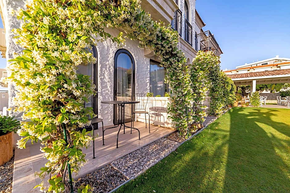 CEMAL ALACATI BUTIK HOTEL