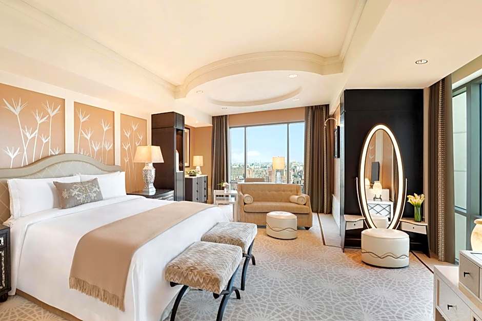 Photo 1 of 4 of Superior 1 King Bed Guestroom, City View