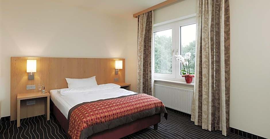 Photo 1 of 5 of Double Room