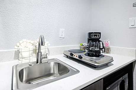 Queen Room with Two Queen Beds - Disability Access - Non-Smoking