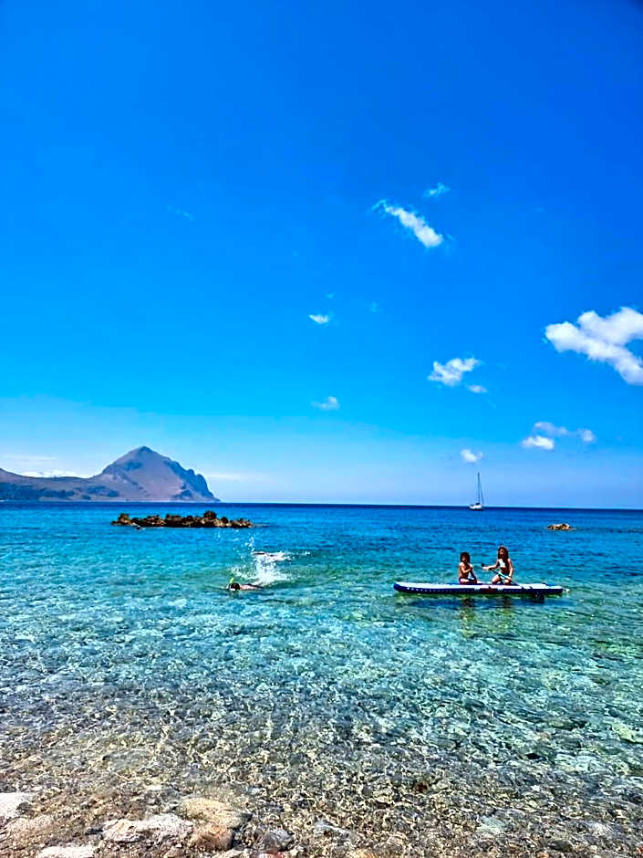 Sea View Teti Rooms & Apts