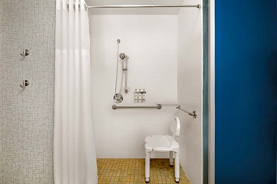 Holiday Inn Express & Suites West Melbourne By IHG