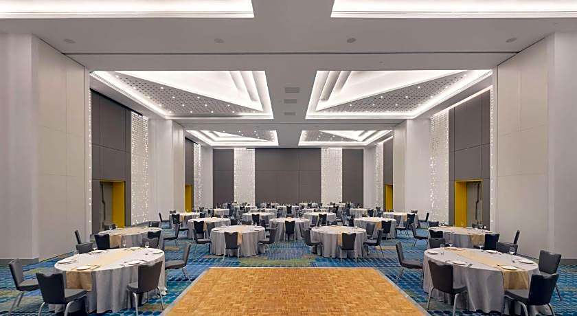 Radisson Red Dubai Silicon Oasis