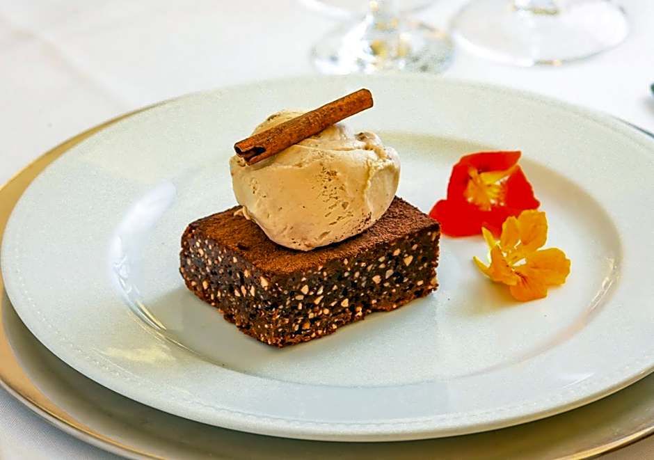 Estanplaza International