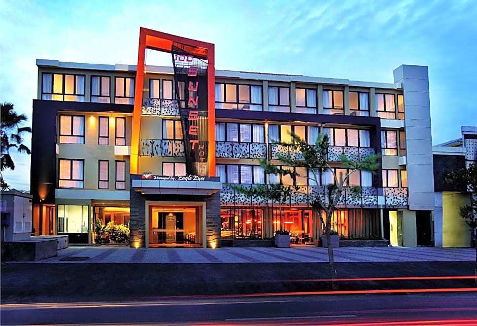 100 Sunset Hotel and Ballroom