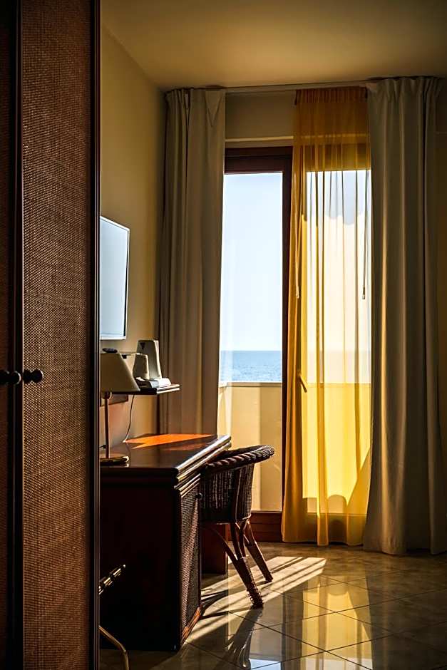 Hotel Ara Solis