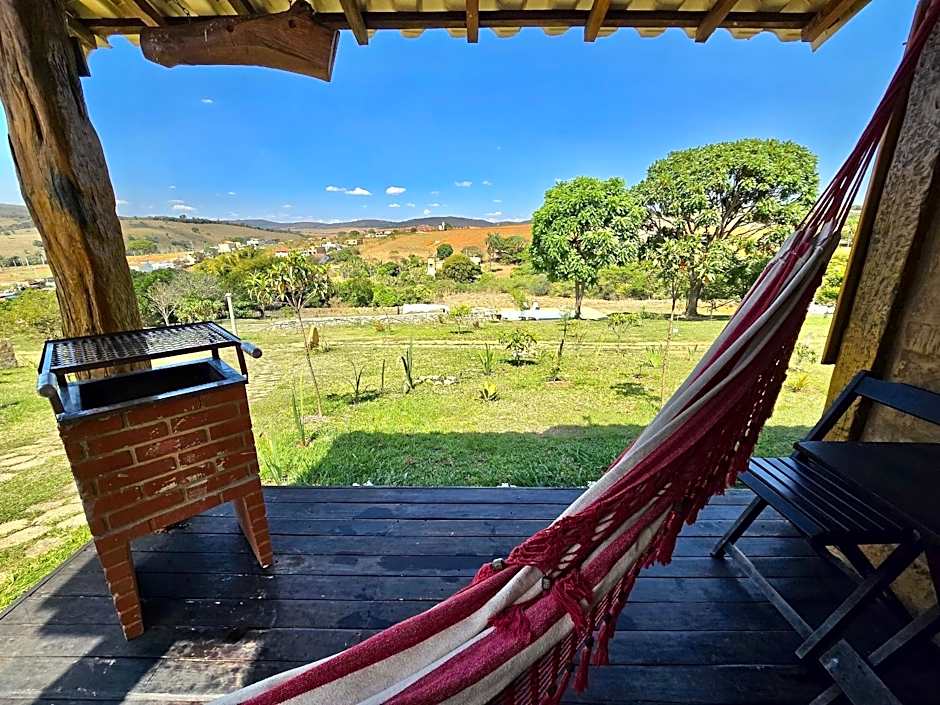 Chalés Vila Carrancas - Ao lado do centro com piscina, cozinha completa e muita tranquilidade