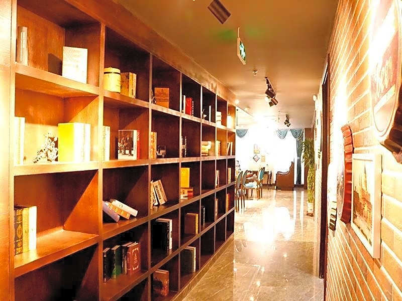 James Joyce Coffetel Golmud Huaxing Plaza Branch