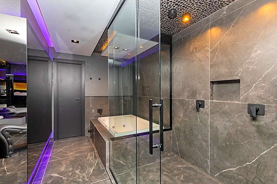 Poeme Motel by Drops