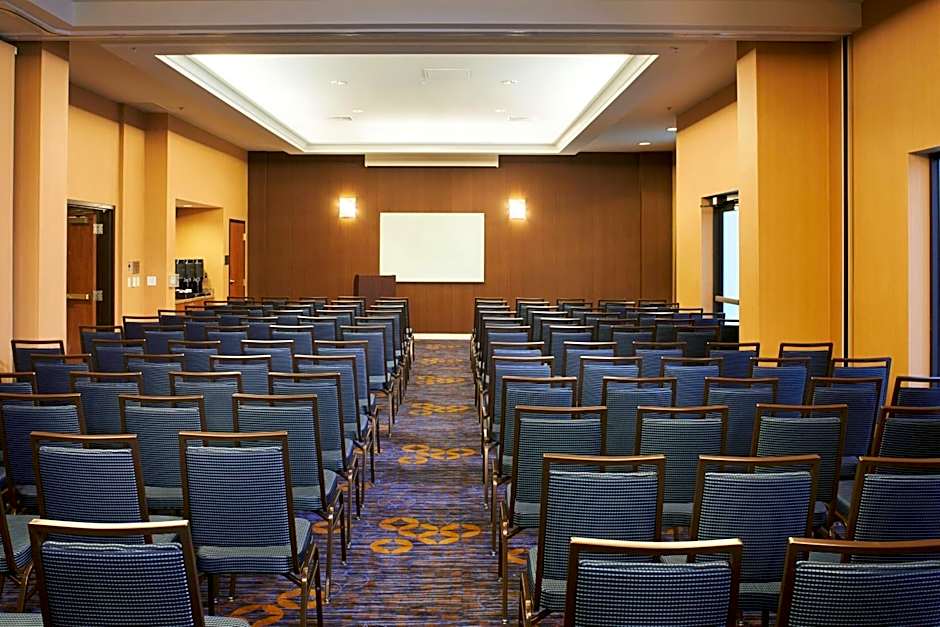 Courtyard by Marriott Kansas City Overland Park/Convention Center