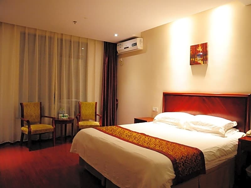 GreenTree Inn Jiangsu Yancheng Dongtai Jianggang Yingbin Road Gangcheng Avenue Business Hotel