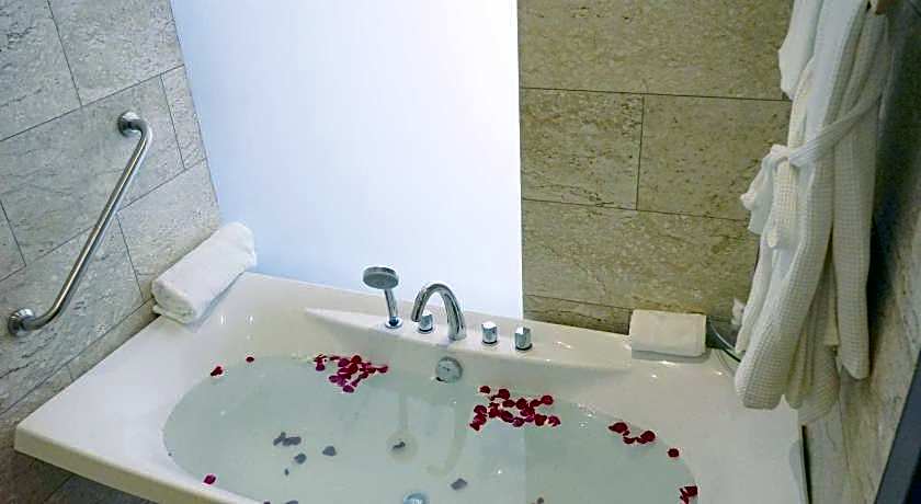 The Glory River Kwai Hotel