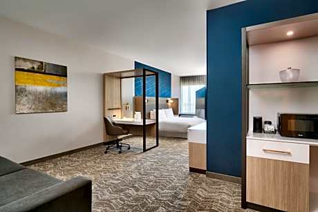 King Suite with Trundle Bed