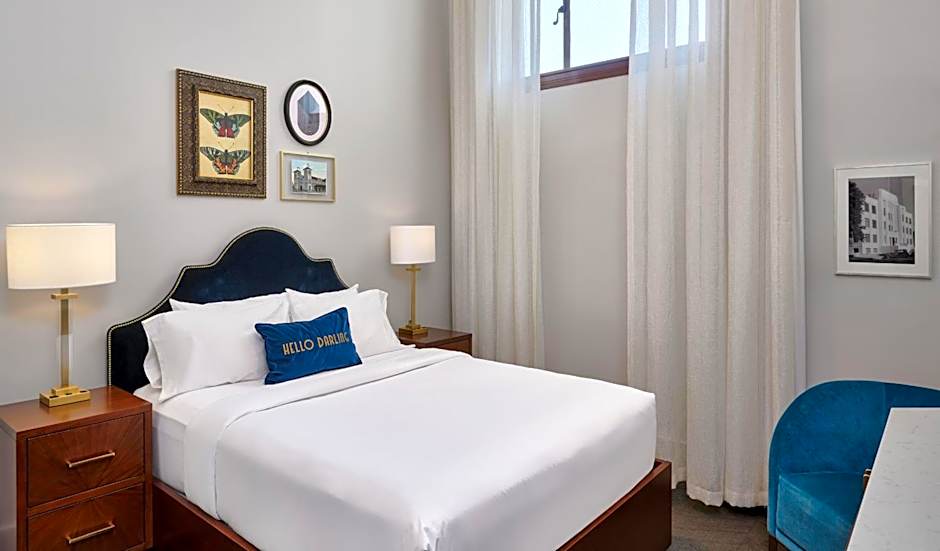 1 Queen Bed — 4 fotoğraftan 1. fotoğraf