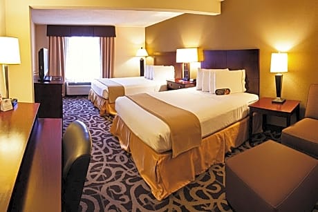 Queen Suite with Two Queen Beds
