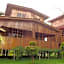 Borneo Tree House
