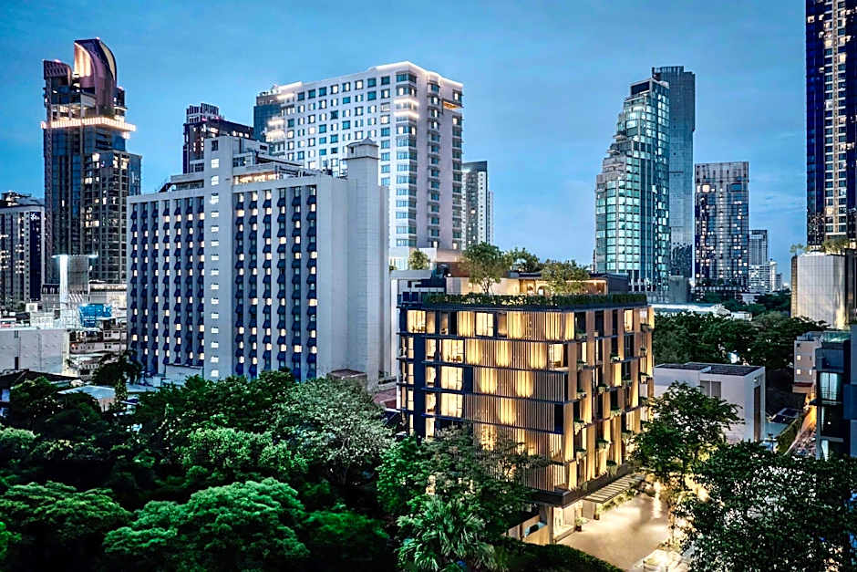 Madi Paidi Bangkok, Autograph Collection