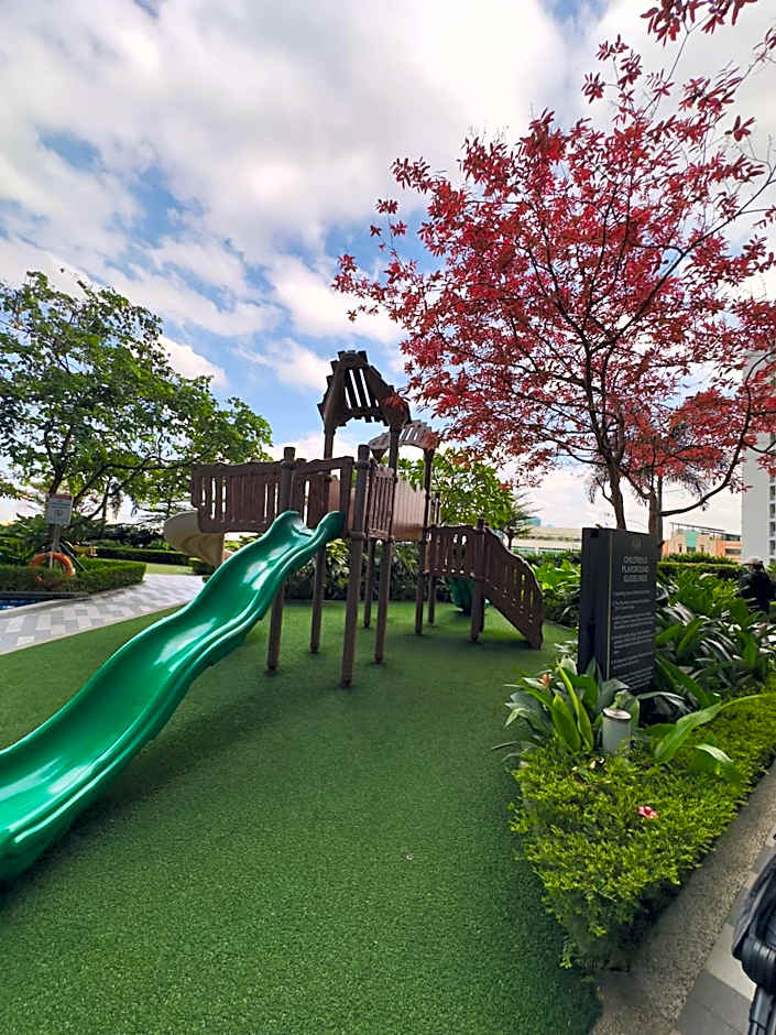 Heart of Makati, Fully furnished condo, cbd central location