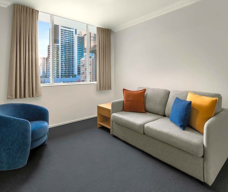 Oaks Perth Hotel