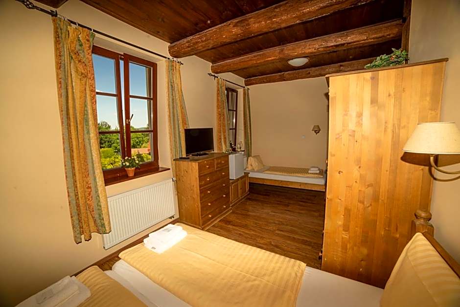Photo 1 of 4 of Quadruple Room with Private Bathroom