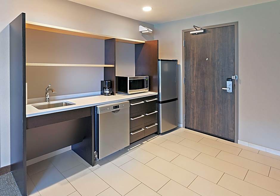Photo 1 of 1 of 2 Queen Beds Suite, Accessible, Bathtub