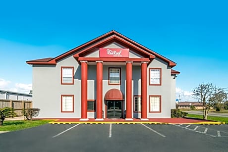 Red Roof Inn & Suites Pensacola - NAS Corry