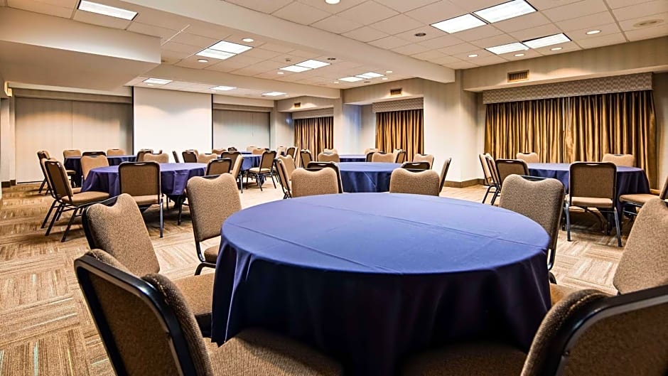 Best Western Plus Cotton Tree Inn